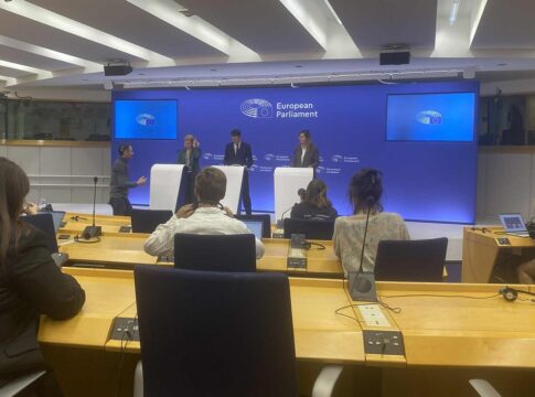 Αποστολή- Βρυξέλλες: η ερώτηση μας για τη νέα «κουτσουρεμένη» ΚΑΠ που άφησε έκπληκτο τον οικονομικό εκπρόσωπο του ΕΛΚ (video)