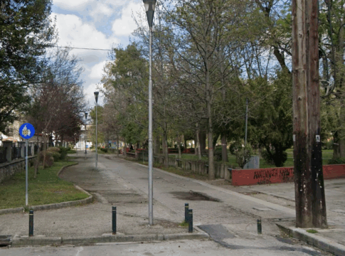 Προς τροποποίηση της μελέτης για τα πεζοδρόμια στην Καρδίτσα ώστε να ενταχθεί όλο το τμήμα της οδού Λ. Σακελλαρίου