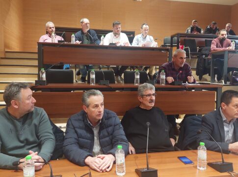 Σχολές στην Καρδίτσα, πολιτική προστασία και προσεισμικός έλεγχος στη συνεδρίαση λογοδοσίας της Δημοτικής Αρχής