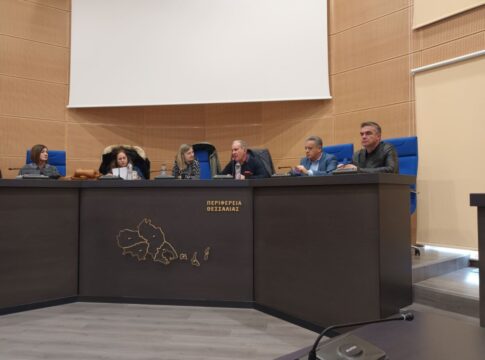 Υπό προϋποθέσεις και με μέτρα η διακίνηση ζωοτροφών - σύσκεψη στην Περιφέρεια Θεσσαλίας