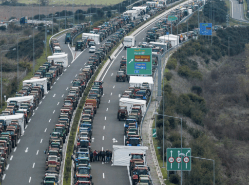 Ενισχύονται και πληθαίνουν τα μπλόκα, ενώ ετοιμάζονται για πανελλαδική κλιμάκωση