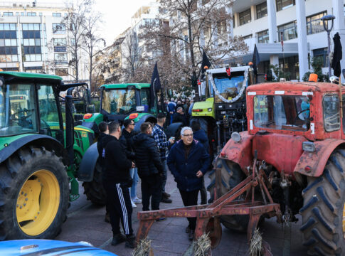 Λάρισα: Νέα αναβολή στη δίκη των δύο αγροτών - «να σταματήσουν τα αγροτοδικεία»