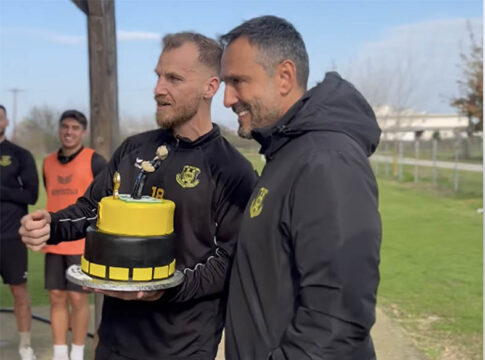 Τα γενέθλια του προπονητή της Αναγέννησης Τίμου Καβακά (video)