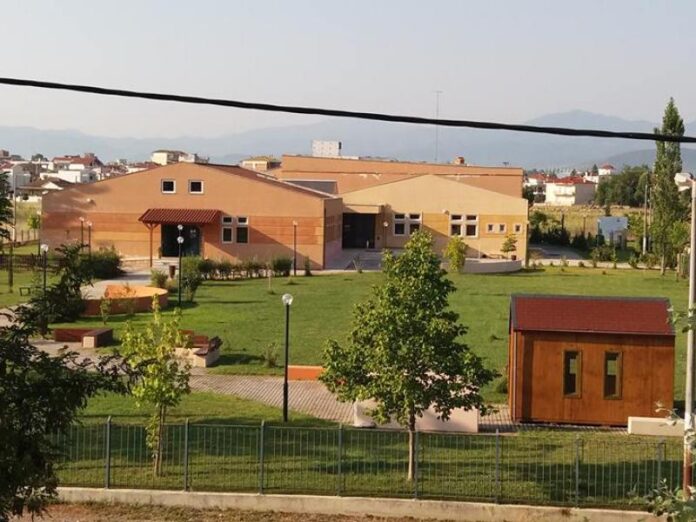 texnologias-xilou-kai-epiplou-696x522-1