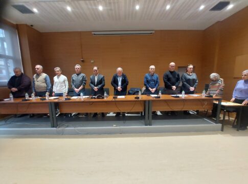 Ενός λεπτού σιγή στο Δημοτικό Συμβούλιο Καρδίτσας στη μνήμη των πέντε γυναικών της Βιολάντα