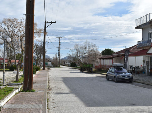 Δεν χτίζουν ούτε... κοτέτσι οι κάτοικοι του Νέου Ικονίου