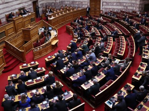 Σε αναμμένα κάρβουνα η ΝΔ εν αναμονή νέας δικογραφίας για τον ΟΠΕΚΕΠΕ -Πληροφορίες για αναφορές σε 10 βουλευτές