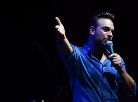 Έναρξη του 41ου Πανελλήνιου Φεστιβάλ Ερασιτεχνικού Θεάτρου Καρδίτσας με τον Δώρο Δημοσθένους