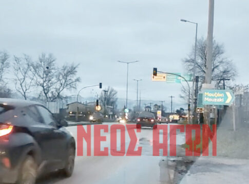 Πρόβλημα πλακέτας στα φανάρια στη γέφυρα του Καράμπαλη σύμφωνα με το Δήμο Καρδίτσας, γίνονται ενέργειες επισκευής