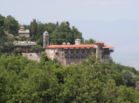 Ανατίθεται το έργο «Διασύνδεση περιπατητικών διαδρομών οικισμών με ιστορικά μοναστήρια, ΔΕ Πλαστήρα»