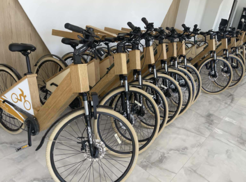 Καρδίτσα: Δωρεάν για τους δημότες τα ξύλινα ηλεκτρικά ποδήλατα