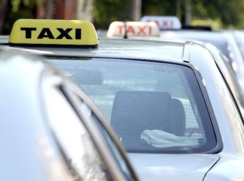 Προς αναστολή των μαθητικών δρομολογίων από τα ταξί αν δεν προχωρήσει η πληρωμή των δεδουλευμένων τους