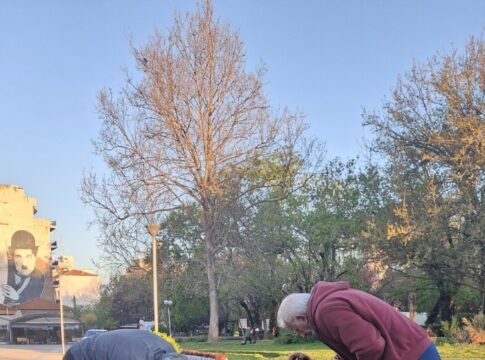 Εαρινές φυτεύσεις από την υπηρεσία πρασίνου του Δήμου Καρδίτσα