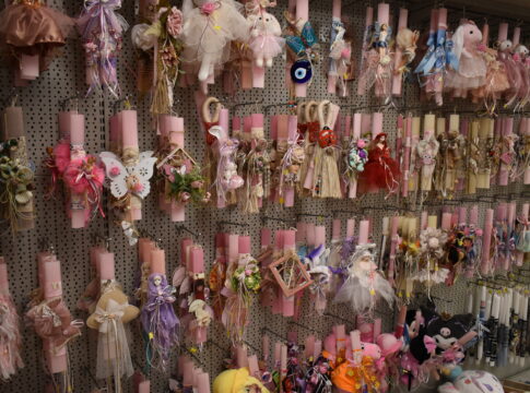 Ο …νονός και η νονά τόνωσαν την κίνηση στα καταστήματα της Καρδίτσας