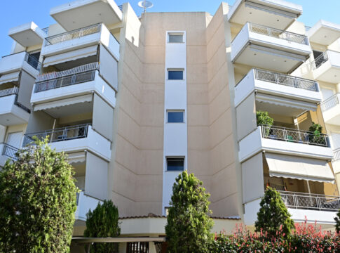 Γυναίκα στο Μαρούσι έπεσε από τον 4ο, προσγειώθηκε στον 3ο, ανέβηκε και ξαναέπεσε