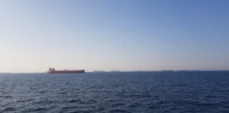 Στενά του Ορμούζ: Ένα ελληνικό και δύο κινεζικά supertankers επιχειρούν διέλευση εν μέσω εύθραυστης εκεχειρίας