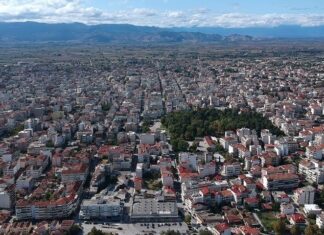 Τακούδης: Χειμωνιάτικο σκηνικό από Μεγάλη Πέμπτη με χιόνια στα ορεινά της Θεσσαλίας