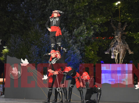 Ελλάδα, Γεωργία και Μικρά Ασία “συναντήθηκαν” στη σκηνή των “Καραισκακείων” (ΦΩΤΟ + ΒΙΝΤΕΟ)