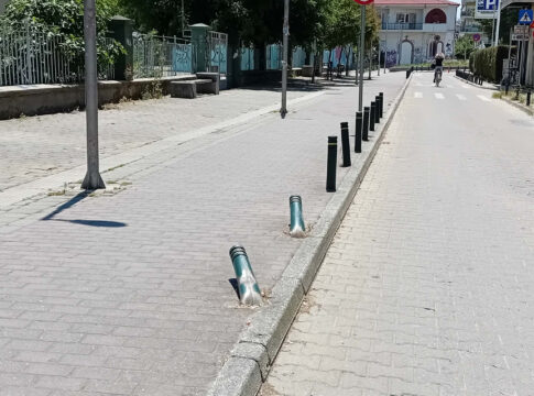 Παραμένουν πεσμένα τα κολωνάκια