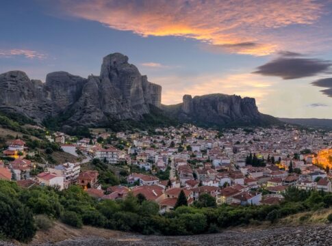Έργα πολιτισμού και αθλητισμού στους δήμους Πύλης και Μετεώρων από την Περιφέρεια