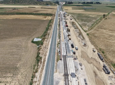 Aγώνας δρόμου για την ολοκλήρωση των έργων στο σιδηρόδρομο της Θεσσαλίας