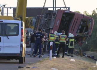 Ουγγαρία: Δώδεκα νεκροί και τουλάχιστον 10 τραυματίες σε δυστύχημα με λεωφορείο