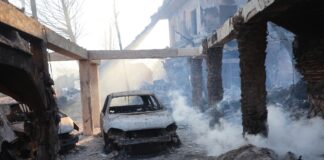 Ξεκινούν οι αυτοψίες στη Σαλαμίνα: Στο επίκεντρο της έρευνας η καταγγελία κατοίκου για τη φονική φωτιά με τους δύο νεκρούς