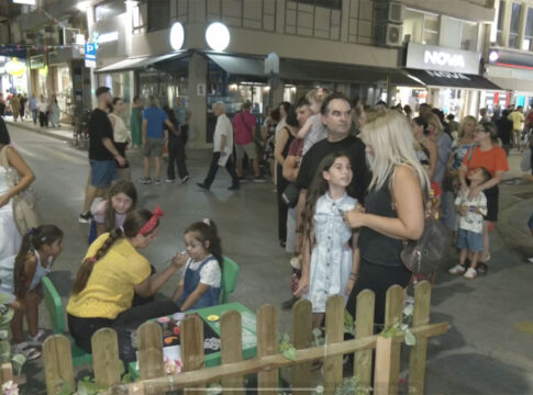 Λευκή Νύχτα κάτω από την Αυγουστιάτικη Πανσέληνο στην Καρδίτσα