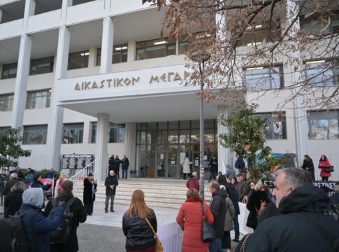 Στο στόχαστρο της Δικαιοσύνης συγγενείς θυμάτων των Τεμπών – Καλούνται ως ύποπτοι