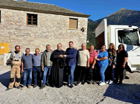 Σημαντική δωρεά ελαιολάδου από την Ιερά Μονή Παναγίας Σπηλιάς στους κατοίκους του Δήμου Αργιθέας