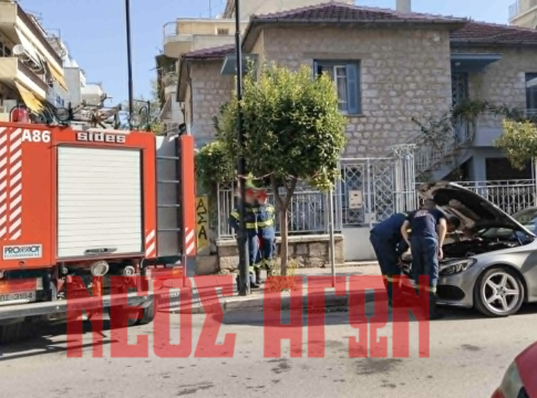Κινητοποίηση της πυροσβεστικής στο κέντρο της Καρδίτσας για πιθανό πρόβλημα σε ΙΧ