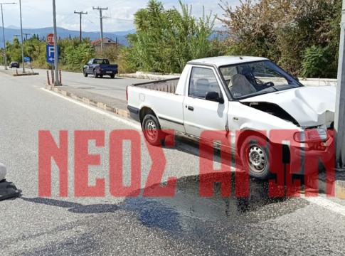 Τροχαίο έξω από το Νοσοκομείο Καρδίτσας