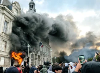 Νεκρός από ανακοπή διαδηλωτής στη Γαλλία, ακρωτηριάστηκε 17χρονος - Χάος, συγκρούσεις και λεηλασίες από το Παρίσι μέχρι και τη Μασσαλία
