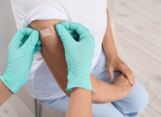 Στα φαρμακεία ήδη το 30% των εμβολίων για τη γρίπη: Ποιοι πρέπει να το κάνουν πρώτοι, πότε και τι ισχύει για τα παιδιά